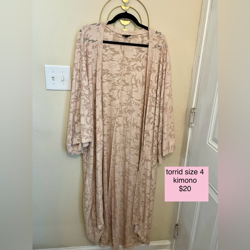 4x Torrid Pink Kimono